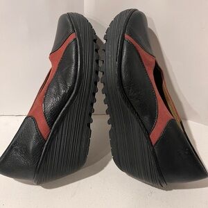 FLY LONDON YAZ WOMENS Sz 7 WEDGES PUMP SLIP ON LEATHER SHOES